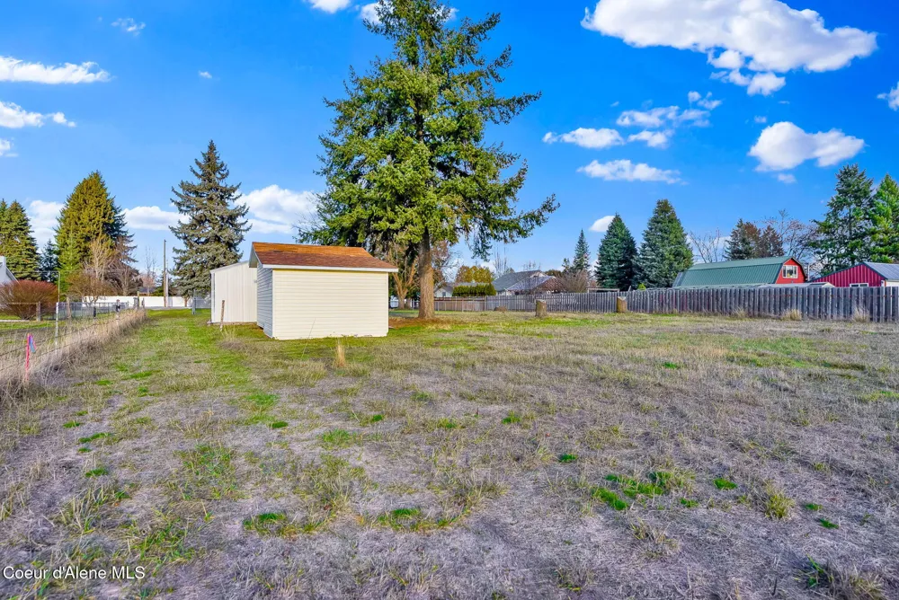 1810 W Honeysuckle Ave. Hayden, ID 83835