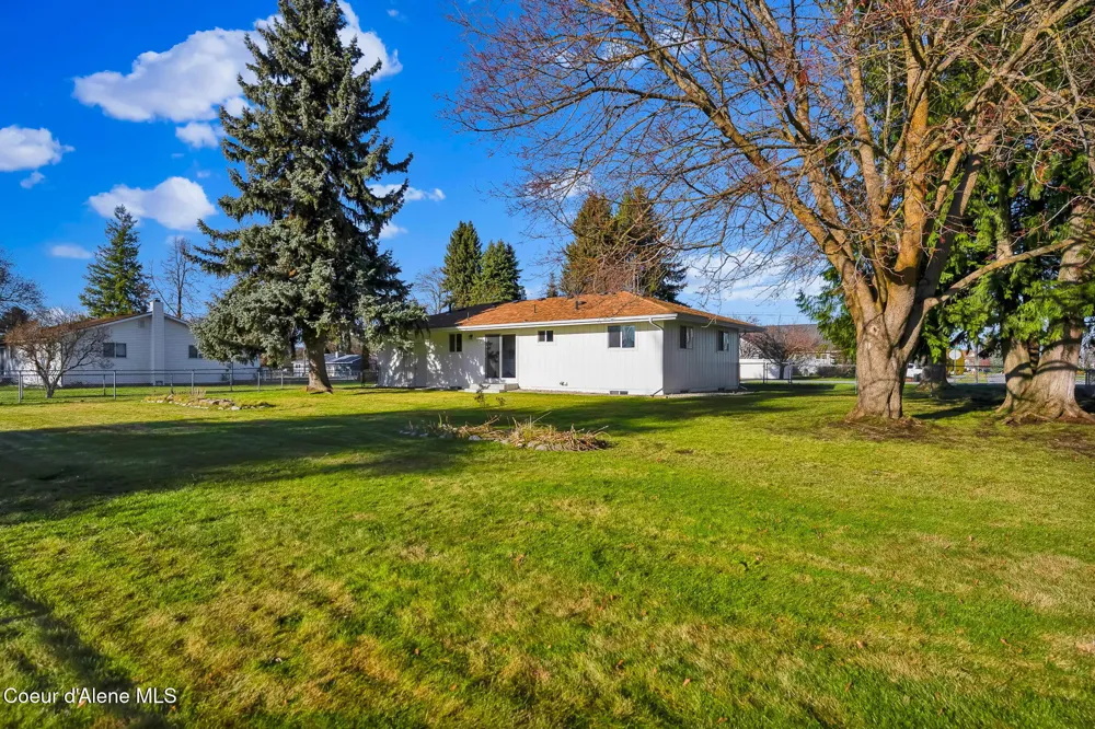 1810 W Honeysuckle Ave. Hayden, ID 83835