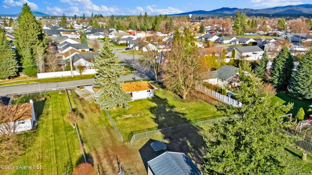 1810 W Honeysuckle Ave. Hayden, ID 83835