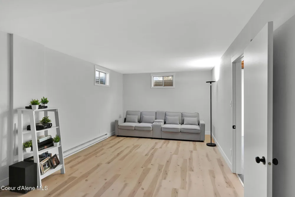 1810 W Honeysuckle Ave. Hayden, ID 83835
