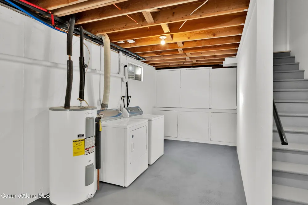 1810 W Honeysuckle Ave. Hayden, ID 83835