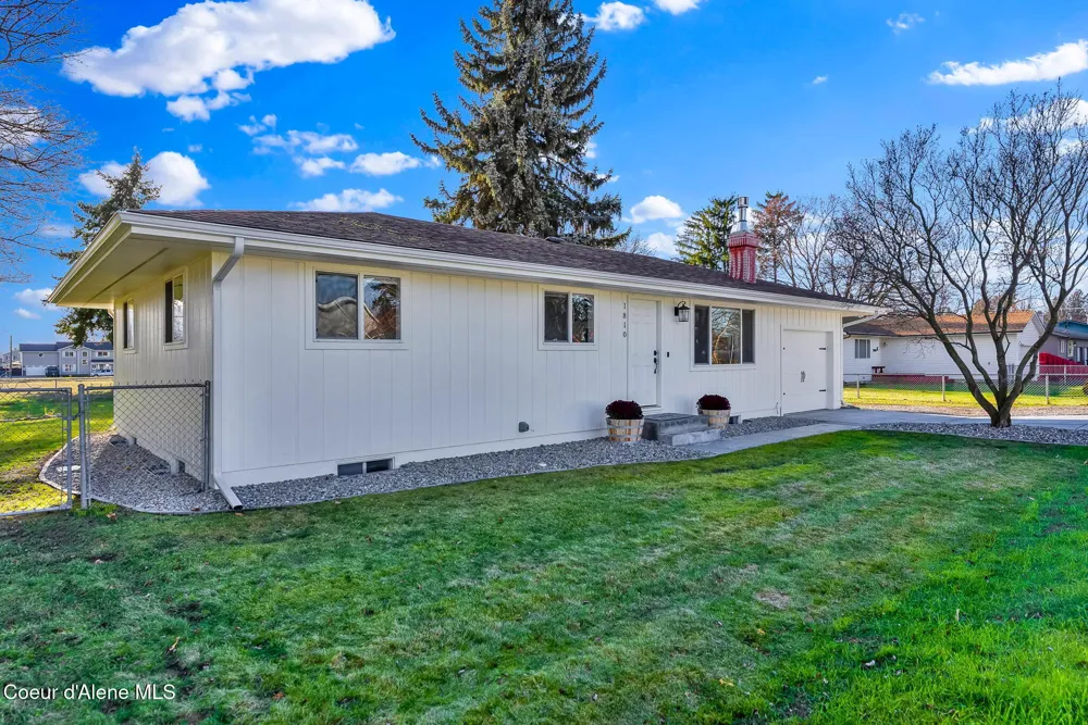 1810 W Honeysuckle Ave. Hayden, ID 83835