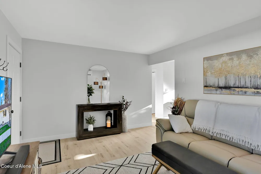 1810 W Honeysuckle Ave. Hayden, ID 83835