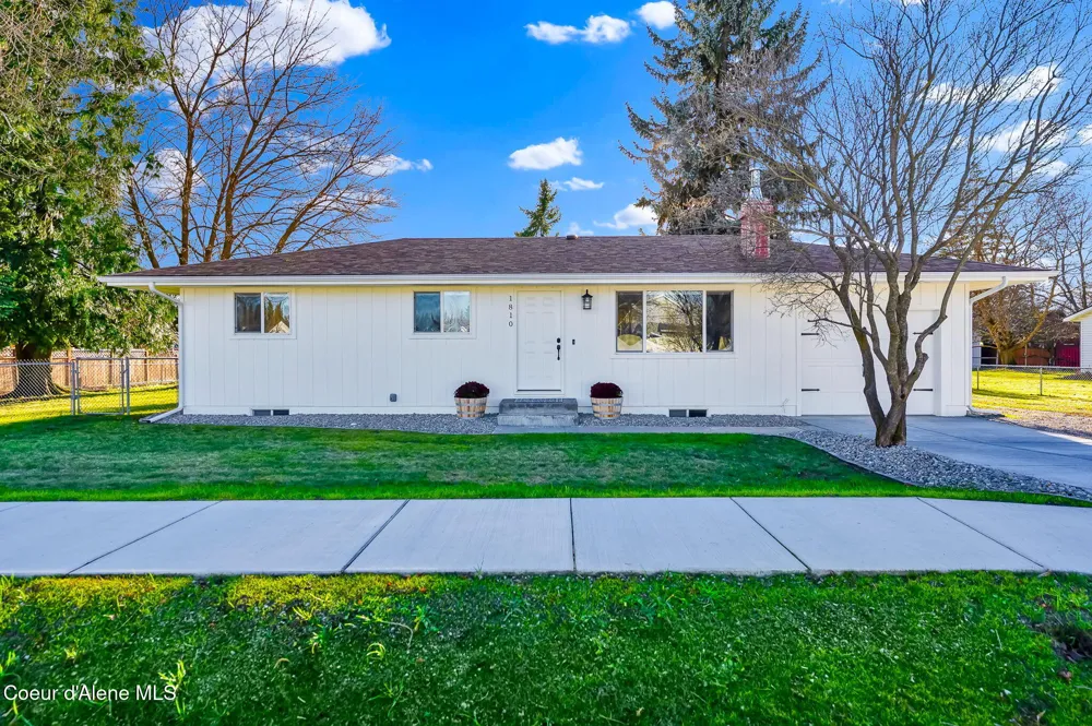 1810 W Honeysuckle Ave. Hayden, ID 83835