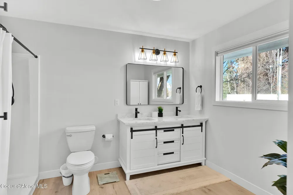 1810 W Honeysuckle Ave. Hayden, ID 83835