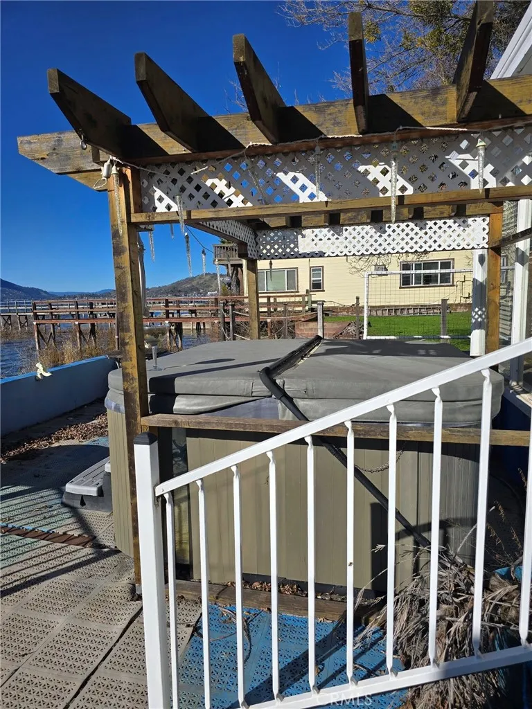 14101 Lakeshore Clearlake, CA 95422