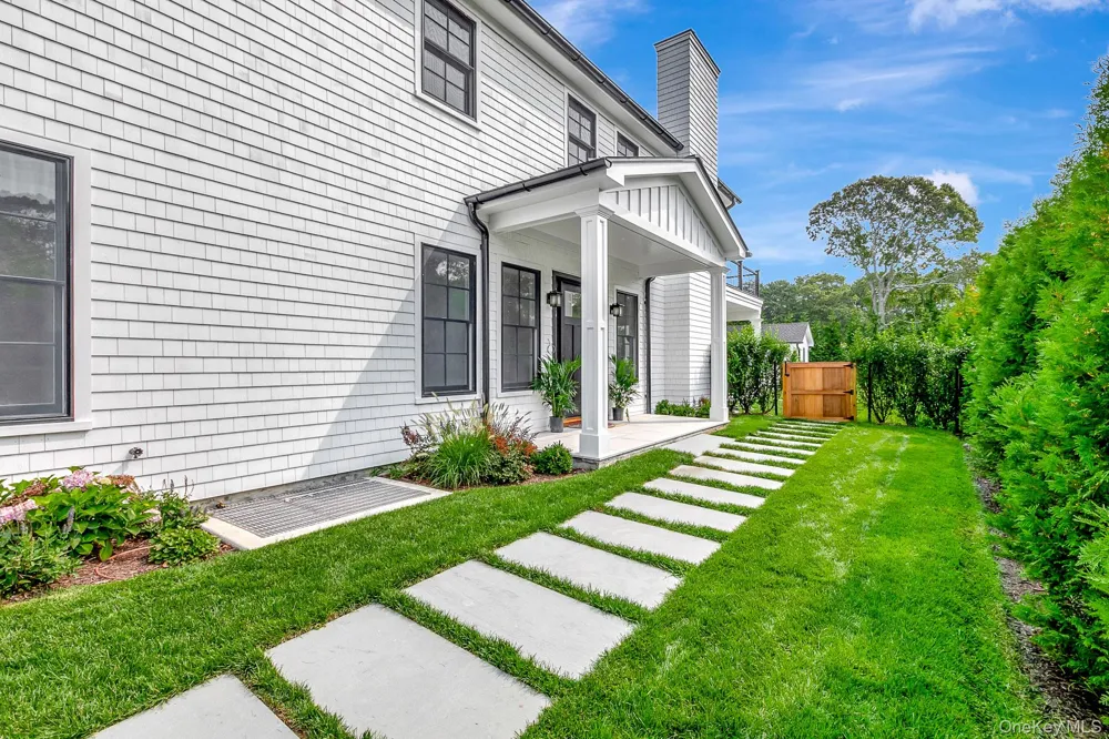 66 Peters Lane Westhampton Beach, NY 11978