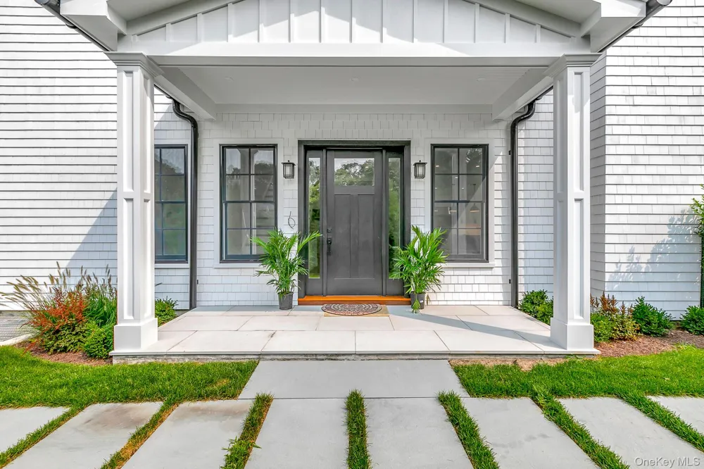 66 Peters Lane Westhampton Beach, NY 11978