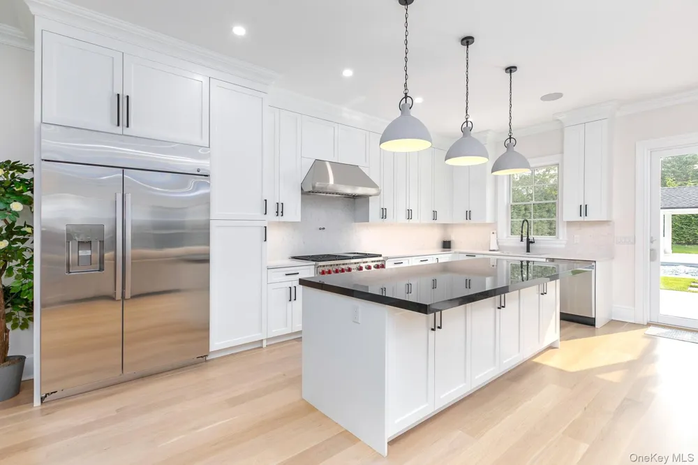 66 Peters Lane Westhampton Beach, NY 11978