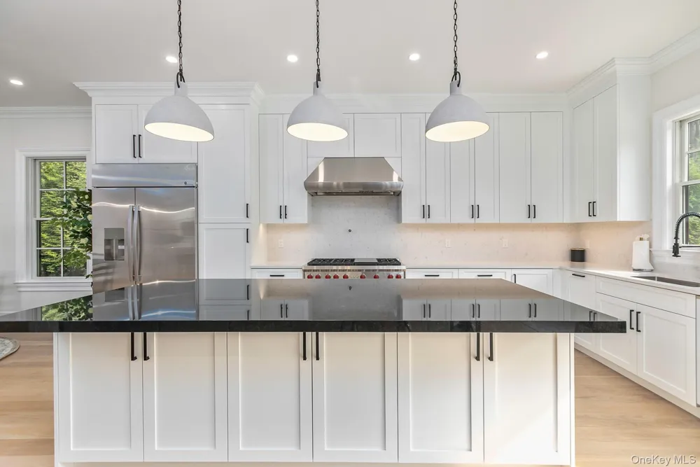 66 Peters Lane Westhampton Beach, NY 11978