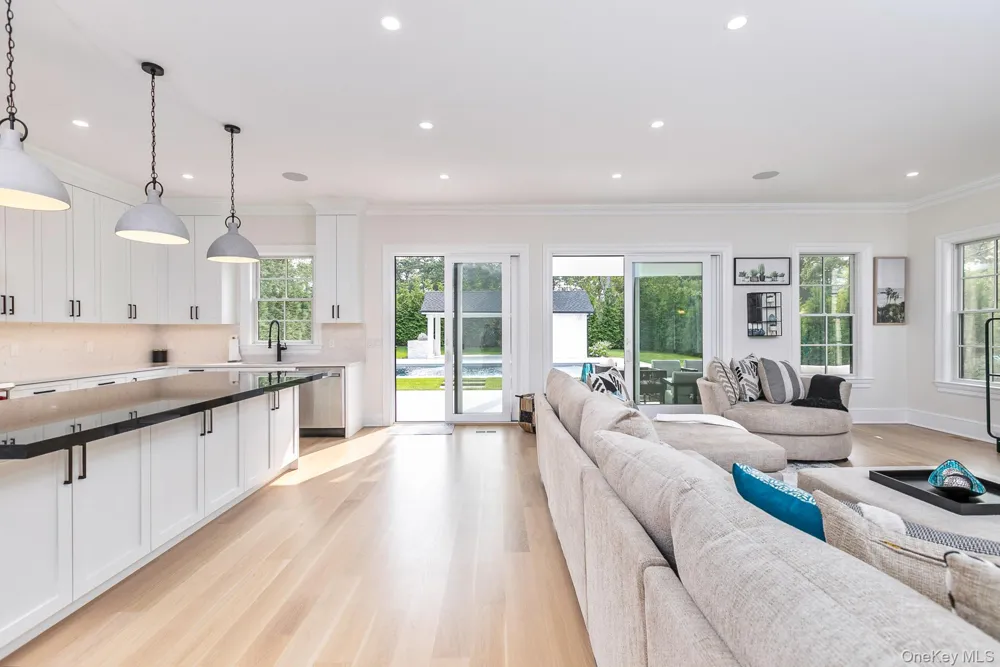 66 Peters Lane Westhampton Beach, NY 11978