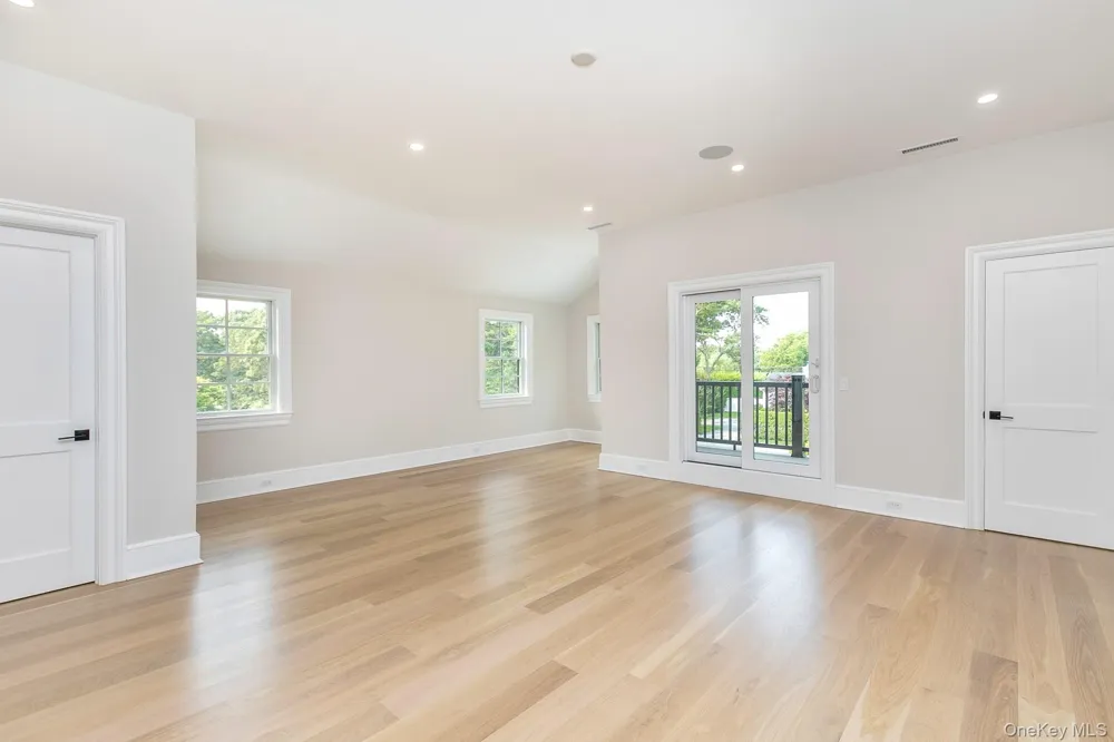 66 Peters Lane Westhampton Beach, NY 11978