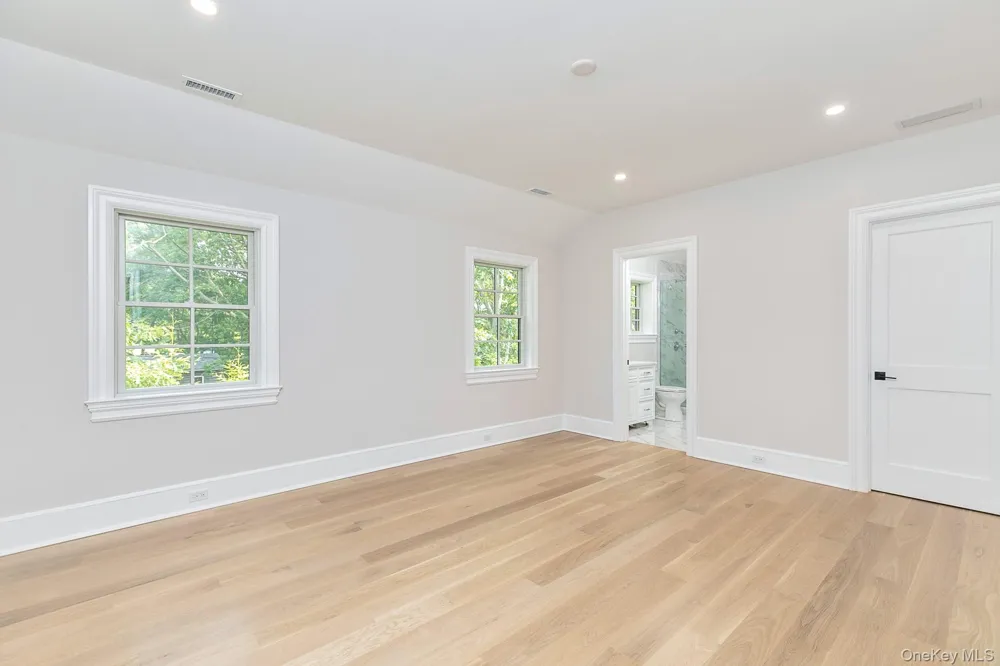66 Peters Lane Westhampton Beach, NY 11978
