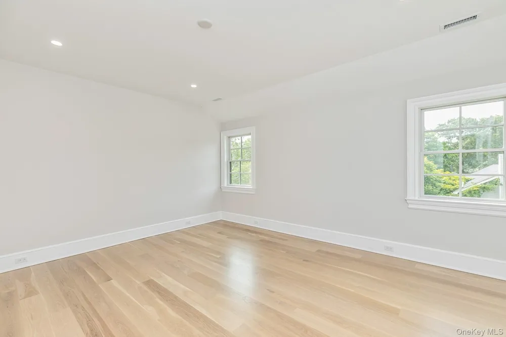 66 Peters Lane Westhampton Beach, NY 11978