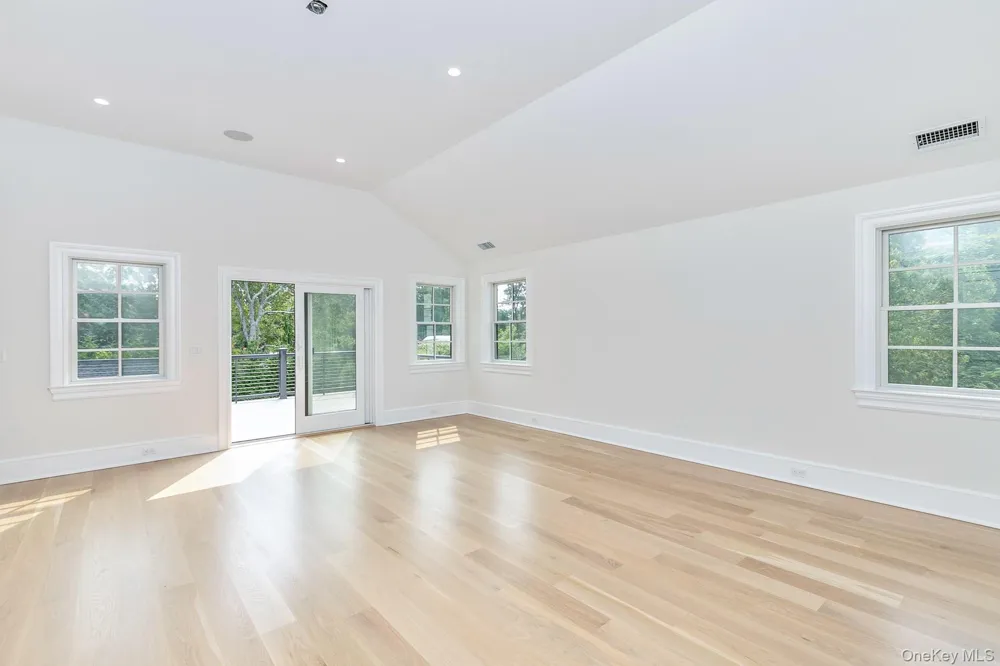 66 Peters Lane Westhampton Beach, NY 11978
