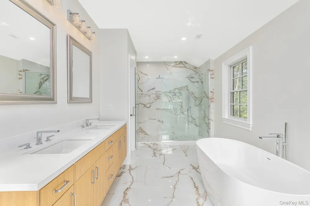 66 Peters Lane Westhampton Beach, NY 11978