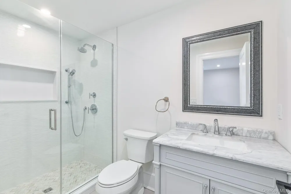 66 Peters Lane Westhampton Beach, NY 11978