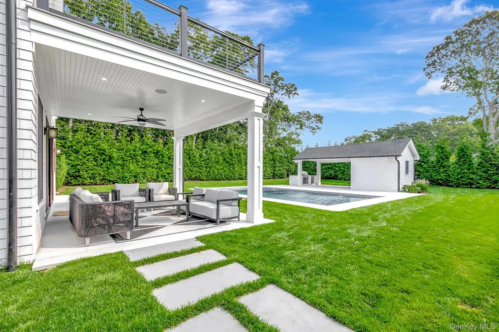 66 Peters Lane Westhampton Beach, NY 11978