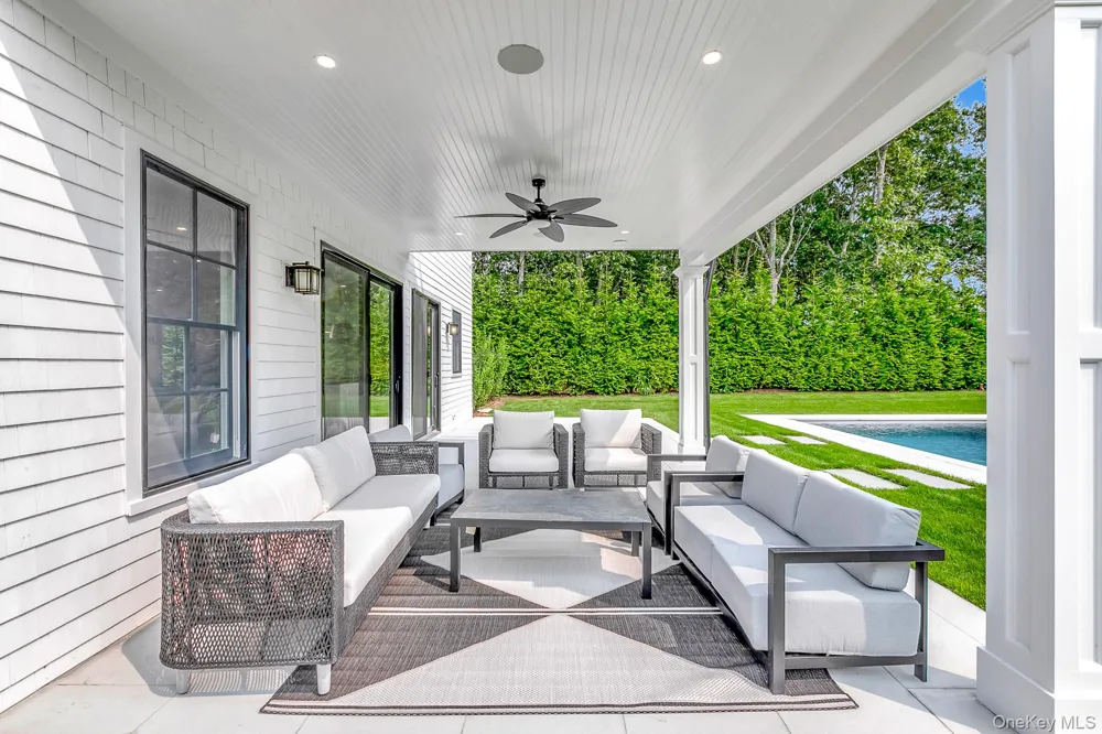 66 Peters Lane Westhampton Beach, NY 11978