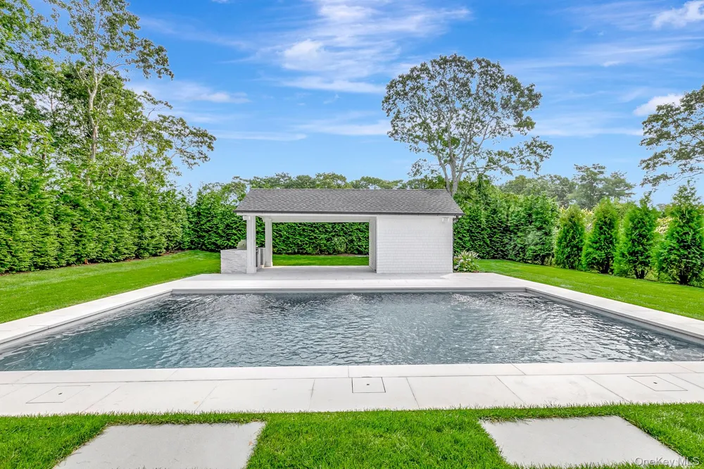66 Peters Lane Westhampton Beach, NY 11978
