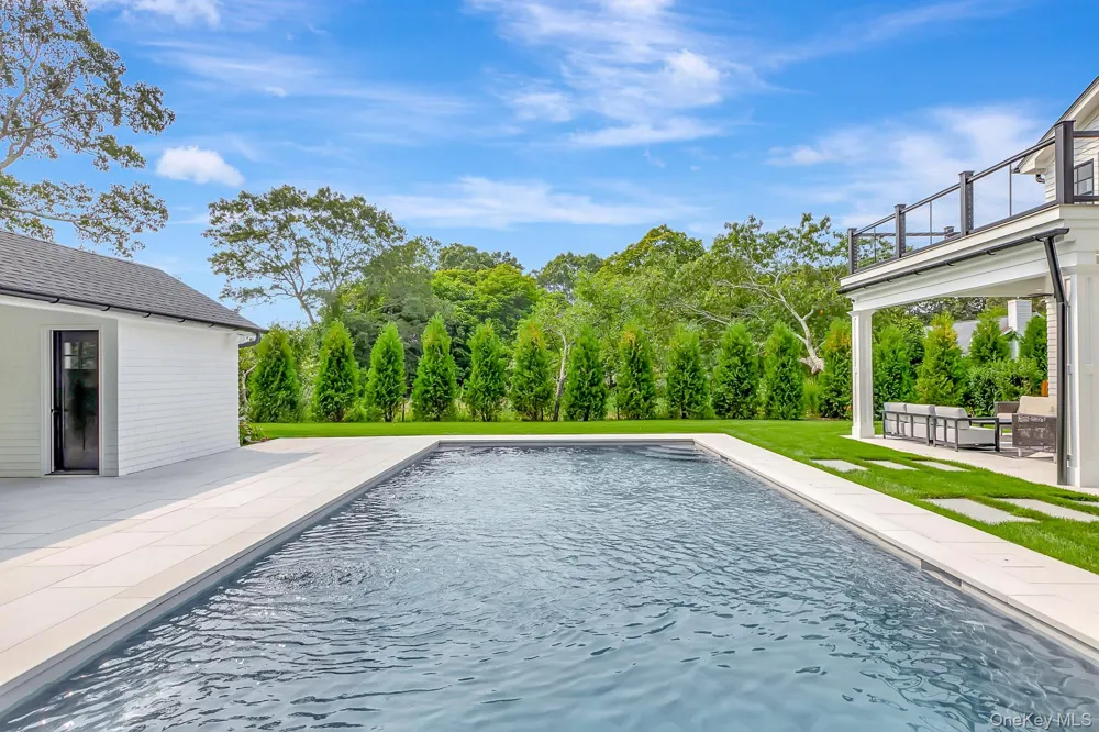 66 Peters Lane Westhampton Beach, NY 11978