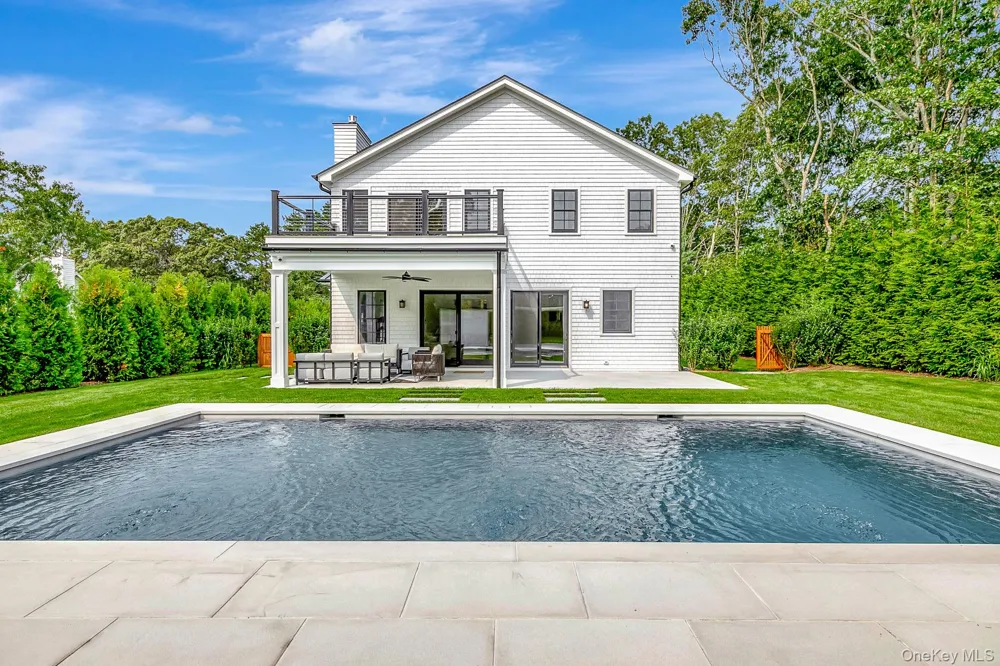 66 Peters Lane Westhampton Beach, NY 11978