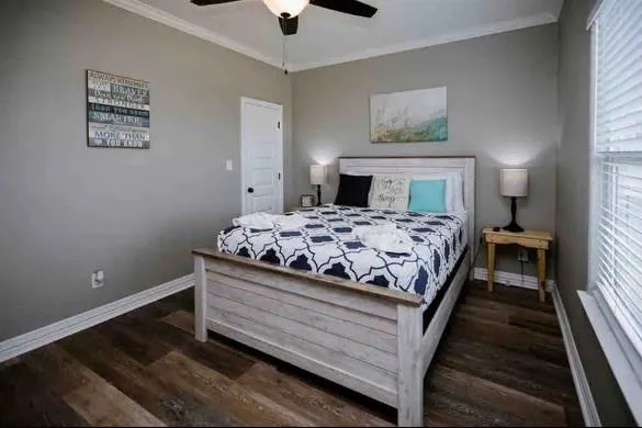 978 Tidelands Drive Port Bolivar, TX 77650