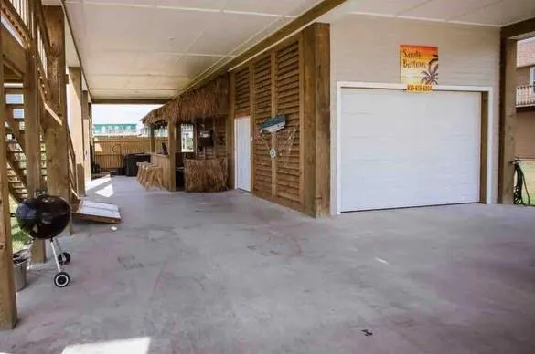 978 Tidelands Drive Port Bolivar, TX 77650