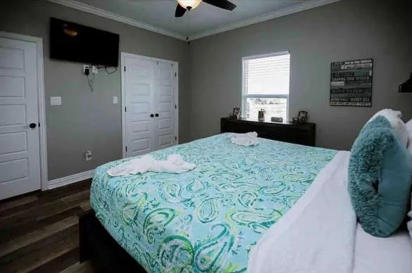 978 Tidelands Drive Port Bolivar, TX 77650