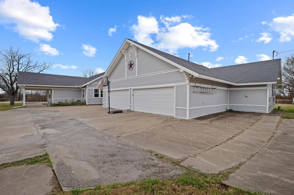 715 E 5th Street Ferris, TX 75125