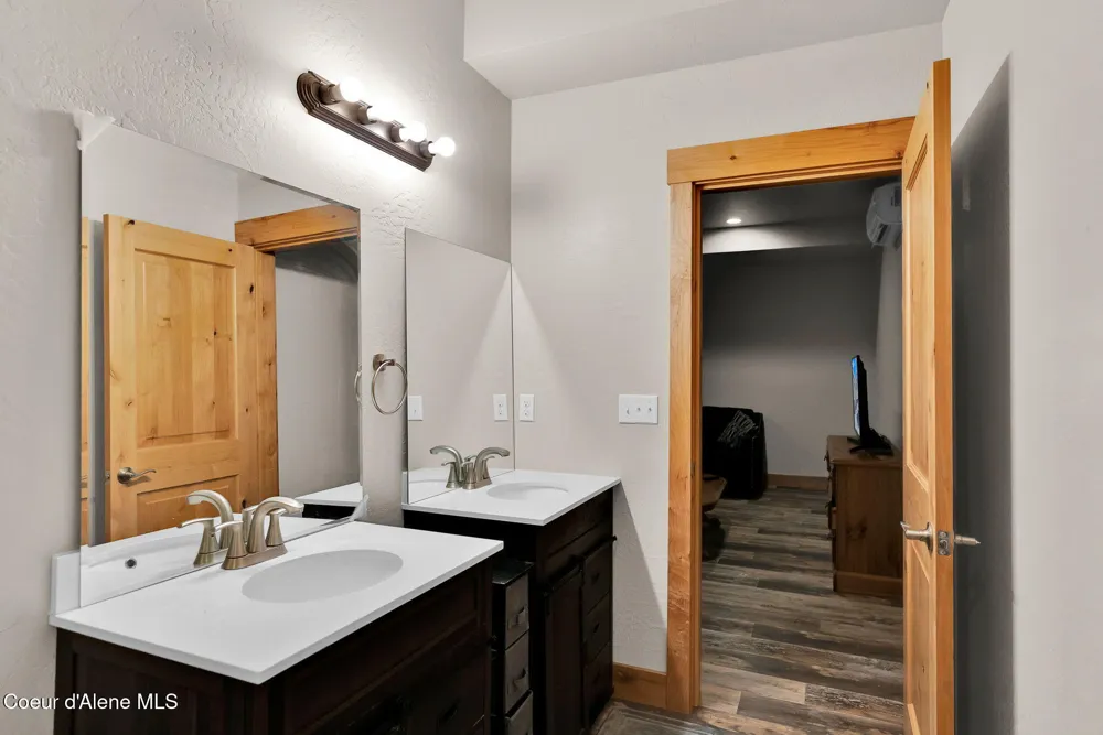 5383 E Van Dusen Road Harrison, ID 83833