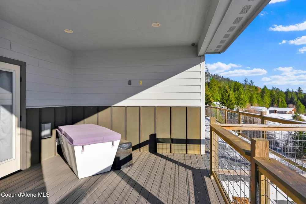 5383 E Van Dusen Road Harrison, ID 83833