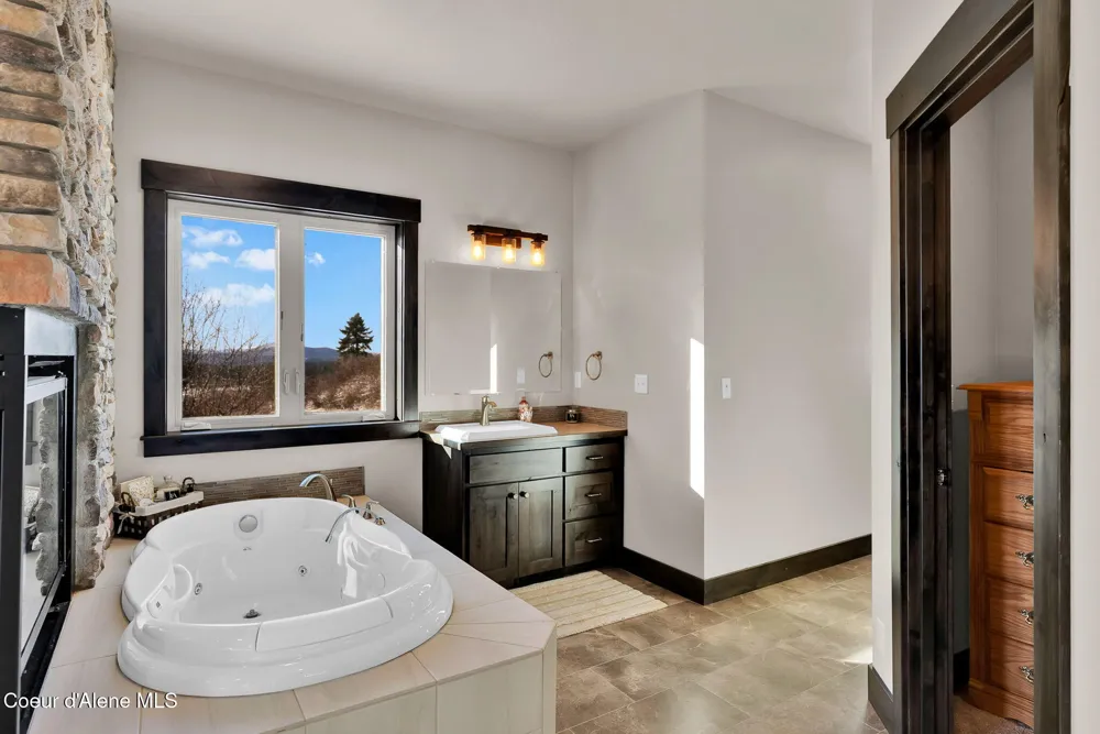 5383 E Van Dusen Road Harrison, ID 83833
