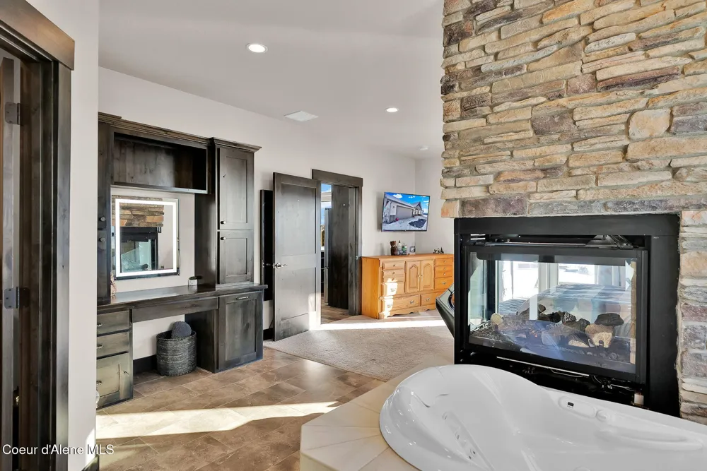 5383 E Van Dusen Road Harrison, ID 83833