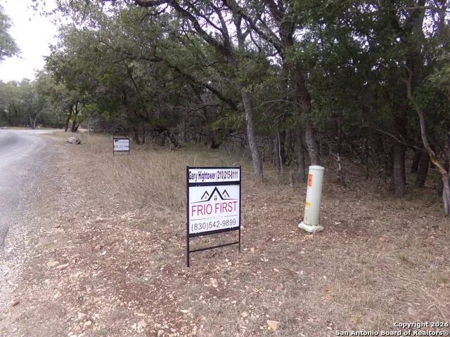 885 Mountain Valley Drive Concan, TX 78838