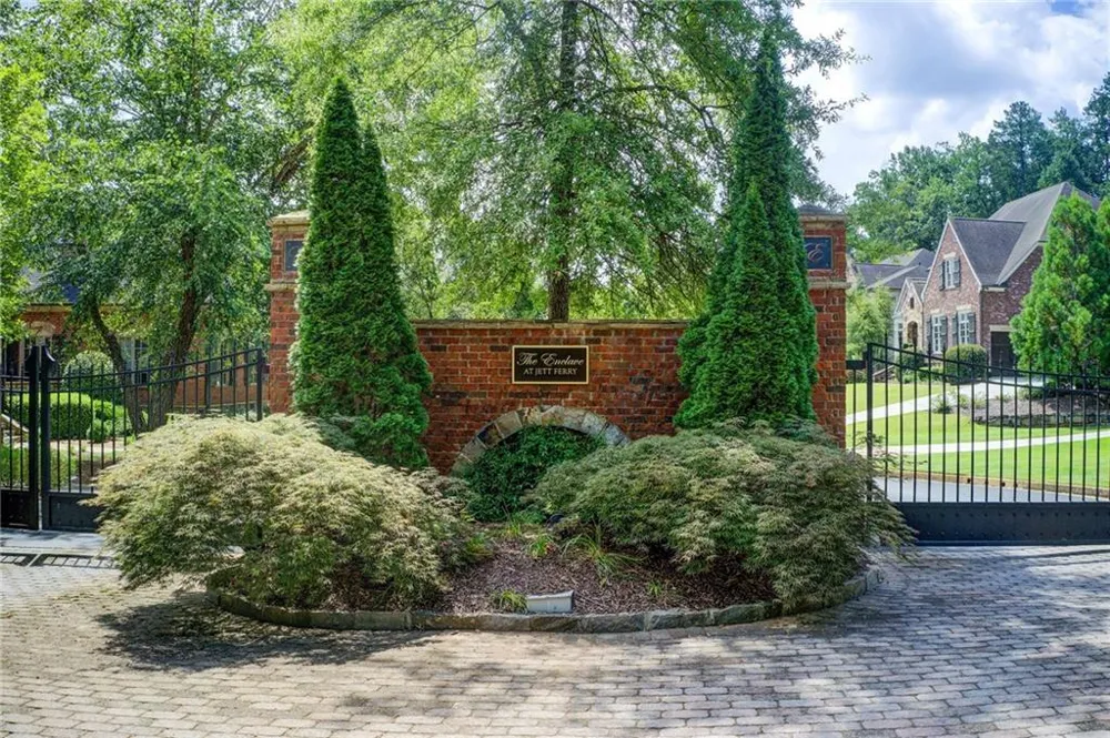 3869 Teesdale Court Sandy Springs, GA 30350