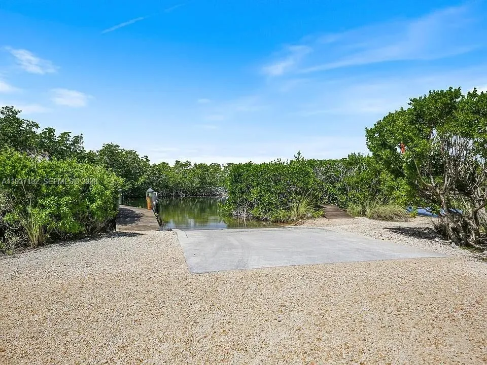 202 Sanctuary Dr Key Largo, FL 33037