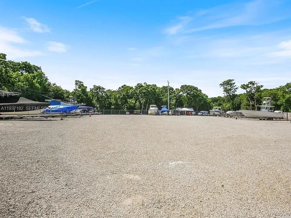 202 Sanctuary Dr Key Largo, FL 33037