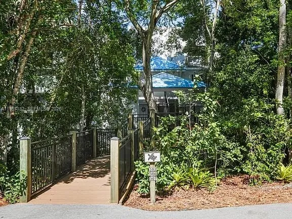 202 Sanctuary Dr Key Largo, FL 33037
