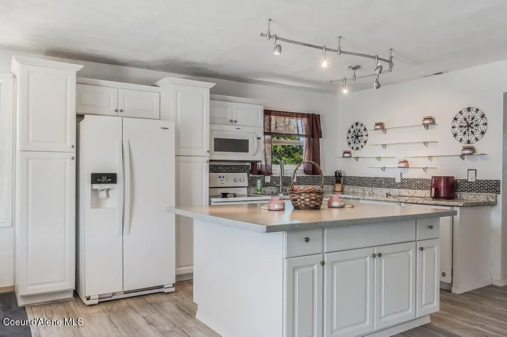 9727 W E STREET Worley, ID 83876