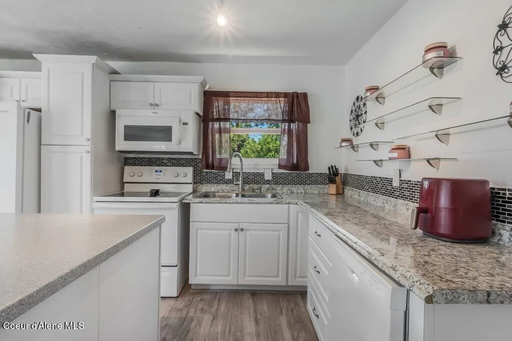 9727 W E STREET Worley, ID 83876