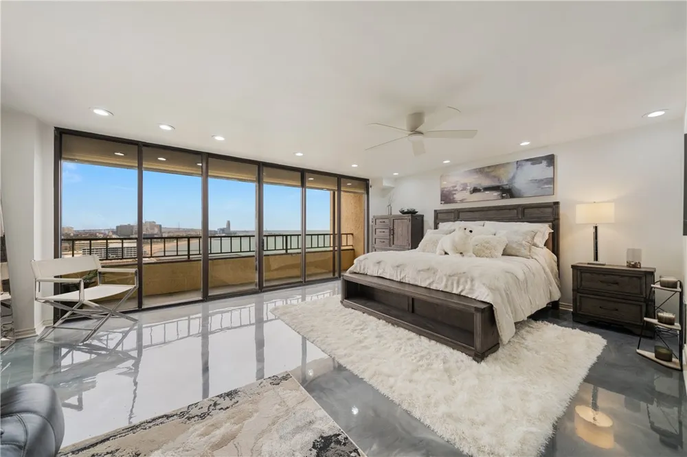 1400 Ocean Drive #1104A Corpus Christi, TX 78404