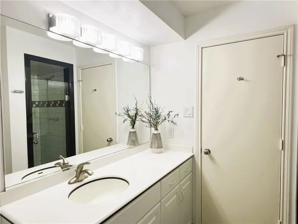 1400 Ocean Drive #1104A Corpus Christi, TX 78404