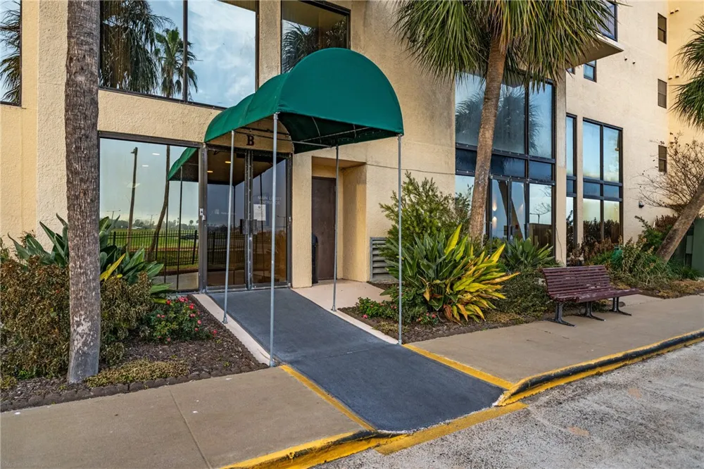 1400 Ocean Drive #1104A Corpus Christi, TX 78404