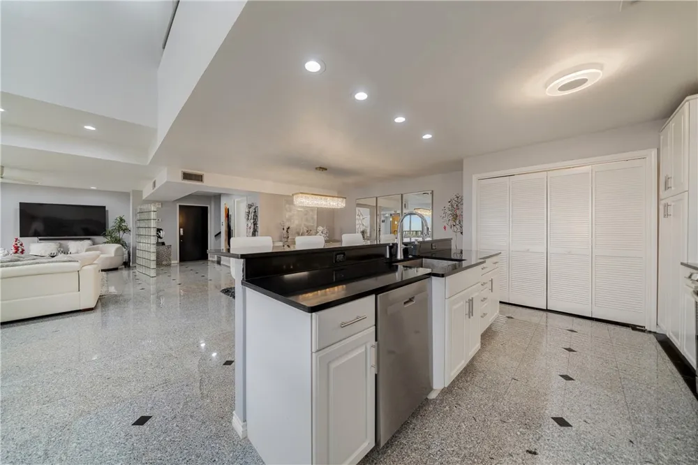 1400 Ocean Drive #1104A Corpus Christi, TX 78404