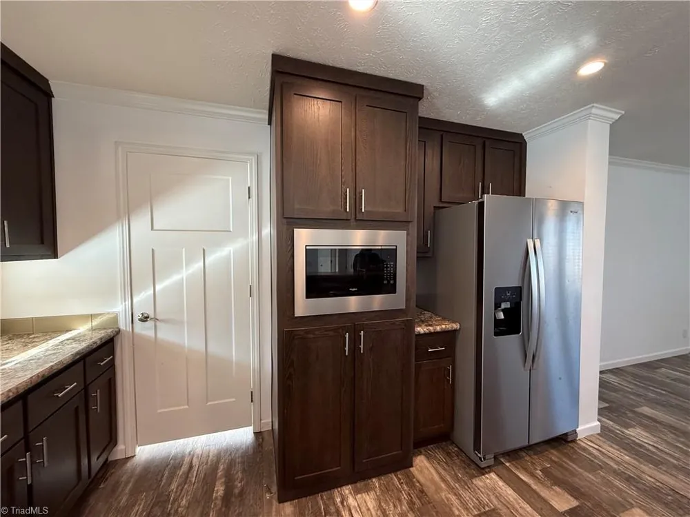 812 W Main Street Pilot Mountain, NC 27041