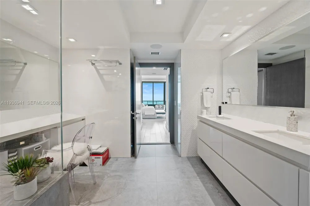 1331 Brickell Bay Dr #2907 Miami, FL 33131