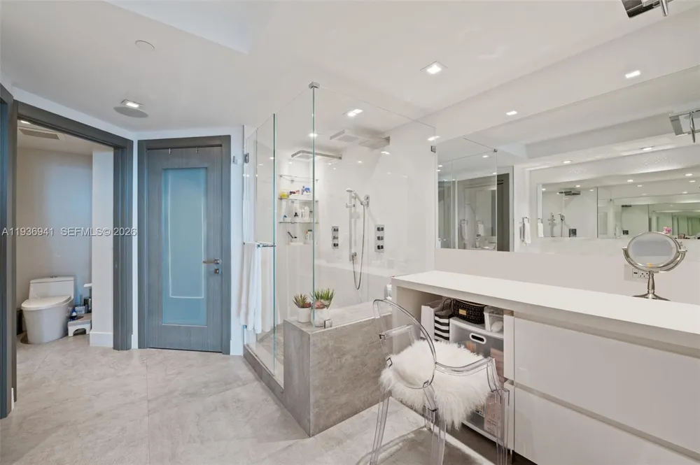 1331 Brickell Bay Dr #2907 Miami, FL 33131