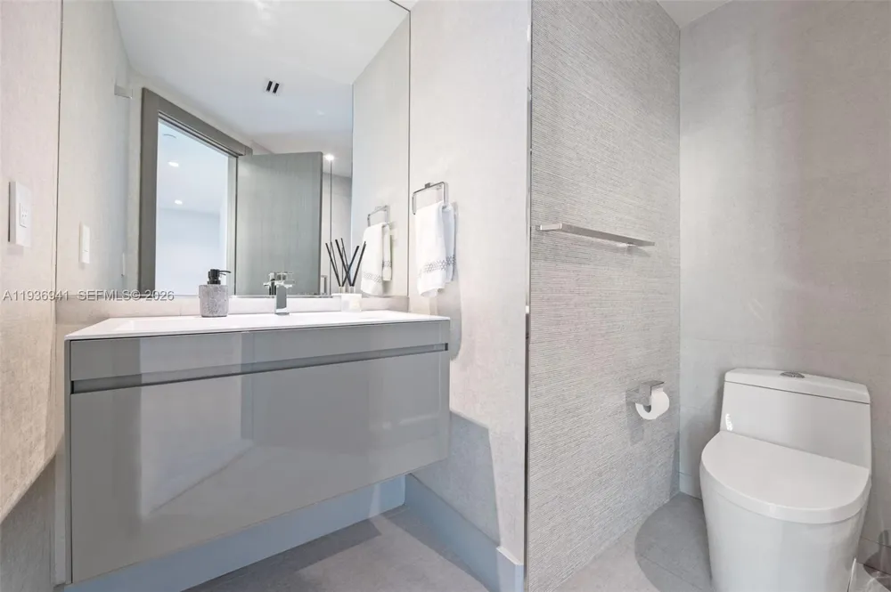 1331 Brickell Bay Dr #2907 Miami, FL 33131