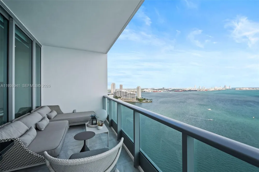 1331 Brickell Bay Dr #2907 Miami, FL 33131
